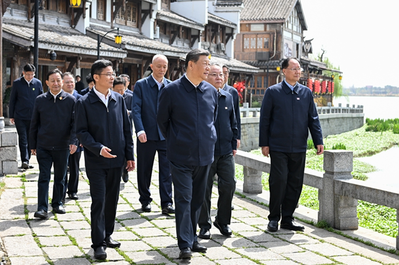 2024年3月19日，習(xí)近平總書(shū)記在湖南常德河街考察。